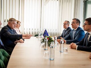 Fotogaléria k článku "R. Fico na ministerstve práce: 13. dôchodok je nedotknuteľný"