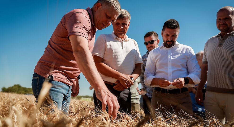 R. Fico: Žatva bude pre slovenské potreby dostatočná
