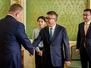 Fotogaléria k článku "Predseda vlády SR Robert Fico vyjadril plnú podporu projektu Gotion Inobat Batteries v Šuranoch"