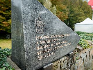 Fotogaléria k článku "Premiér: Vojaci na Dukle presne vedeli, za čo bojujú"