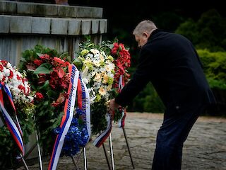 Fotogaléria k článku "Premiér: Vojaci na Dukle presne vedeli, za čo bojujú"