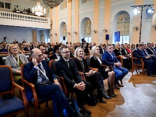 Fotogaléria k článku "Predseda vlády SR Robert Fico na ENEF: RePower je nezmyselný ideologický krok"