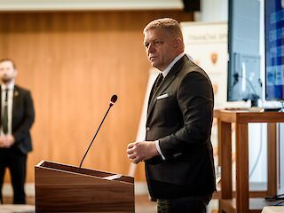 Fotogaléria k článku "R. Fico: Musíme sa pozrieť na to, čo sa deje v tieňovej ekonomike"