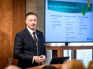 Fotogaléria k článku "R. Fico: Musíme sa pozrieť na to, čo sa deje v tieňovej ekonomike"