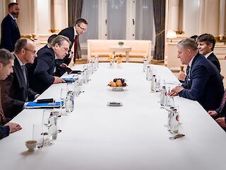 Fotogaléria k článku "Predseda vlády SR Robert Fico na samite Európskej rady v Bruseli"