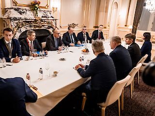 Fotogaléria k článku "Predseda vlády SR Robert Fico na samite Európskej rady v Bruseli"
