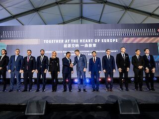 Fotogaléria k článku "Robert Fico: Baterkáreň v Šuranoch je správne a nadčasové rozhodnutie"