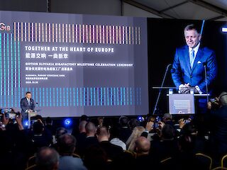 Fotogaléria k článku "Robert Fico: Baterkáreň v Šuranoch je správne a nadčasové rozhodnutie"