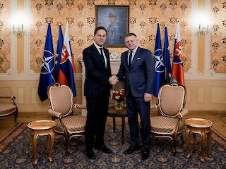 Fotogaléria k článku "V reprezentačných priestoroch Úradu vlády SR dnes predseda vlády SR Robert Fico privítal GT NATO Marka Rutteho"