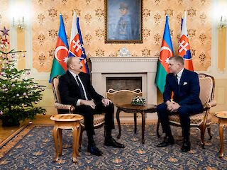 Fotogaléria k článku "Predseda vlády SR Robert Fico sa stretol s prezidentom Azerbajdžanu Ilhamom Alijevom"