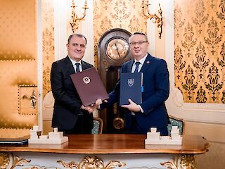 Fotogaléria k článku "Predseda vlády SR Robert Fico sa stretol s prezidentom Azerbajdžanu Ilhamom Alijevom"