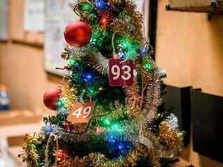 Fotogaléria k článku "Predseda vlády SR Robert Fico spolu s ministrom dopravy SR Jozefom Rážom dnes ráno navštívili mestský dopravný podnik v Bratislave"