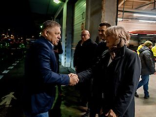 Fotogaléria k článku "Predseda vlády SR Robert Fico spolu s ministrom dopravy SR Jozefom Rážom dnes ráno navštívili mestský dopravný podnik v Bratislave"