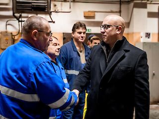 Fotogaléria k článku "Predseda vlády SR Robert Fico spolu s ministrom dopravy SR Jozefom Rážom dnes ráno navštívili mestský dopravný podnik v Bratislave"