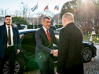 Fotogaléria k článku "Robert Fico: Budeme pokračovať v spoločných rokovaniach slovenskej a českej vlády"