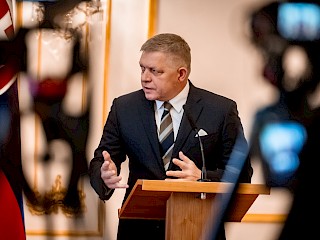 Fotogaléria k článku "Robert Fico: V otázkach suverenity, postavenia, bezpečnosti a prežitia našej vlasti musíme ťahať za jeden povraz"