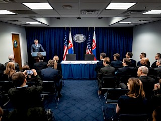 Fotogaléria k článku "Vlády Slovenskej republiky a USA podpísali dohodu o spolupráci v oblasti civilnej jadrovej energetiky"