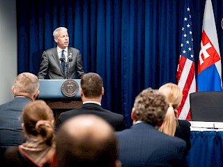 Fotogaléria k článku "Vlády Slovenskej republiky a USA podpísali dohodu o spolupráci v oblasti civilnej jadrovej energetiky"