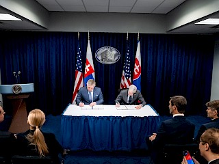 Fotogaléria k článku "Vlády Slovenskej republiky a USA podpísali dohodu o spolupráci v oblasti civilnej jadrovej energetiky"