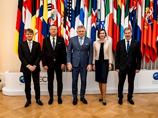Fotogaléria k článku "Predseda vlády na neformálnom samite EÚ v Bruseli a v sídle OECD v Paríži"