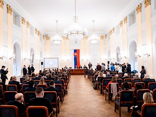 Fotogaléria k článku "Robert Fico: Spoločne s múdrymi ľuďmi vypracujeme Víziu Slovensko 2040"