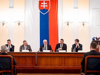 Fotogaléria k článku "Robert Fico: Spoločne s múdrymi ľuďmi vypracujeme Víziu Slovensko 2040"