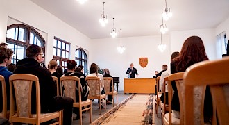 Predseda vlády SR Robert Fico v Modre diskutoval so študentmi