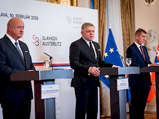 Fotogaléria k článku "Robert Fico, Christian Stocker a Andrej Babiš sa zhodli na potrebe riešiť ceny elektrickej energie v EÚ"