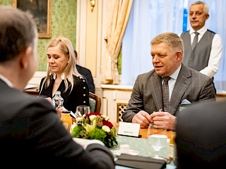 Fotogaléria k článku "Predseda vlády SR Robert Fico sa stretol s generálnym riaditeľom Framatom Grégoirom Ponchonom"