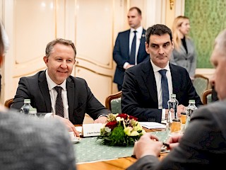 Fotogaléria k článku "Predseda vlády SR Robert Fico sa stretol s generálnym riaditeľom Framatom Grégoirom Ponchonom"