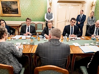 Fotogaléria k článku "Predseda vlády SR Robert Fico sa stretol s generálnym riaditeľom Framatom Grégoirom Ponchonom"