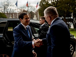Fotogaléria k článku "Predseda vlády SR Robert Fico rokoval s ministrom zahraničných vecí USA Marcom Rubiom"