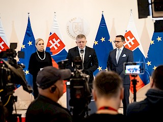 Fotogaléria k článku "Vláda poskytne Slovnaftu núdzové zásoby ropy zo štátnych hmotných rezerv"