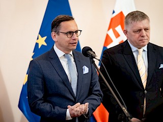 Fotogaléria k článku "Vláda poskytne Slovnaftu núdzové zásoby ropy zo štátnych hmotných rezerv"