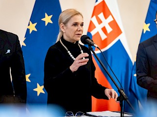 Fotogaléria k článku "Vláda poskytne Slovnaftu núdzové zásoby ropy zo štátnych hmotných rezerv"