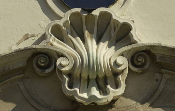 Detail of decorative stonework above the terrace door, from Karl Wiederkeher.